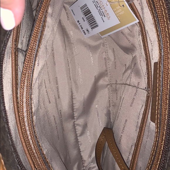 Michael Kors Jet set M signature snap tote NWT - Picture 4 of 6